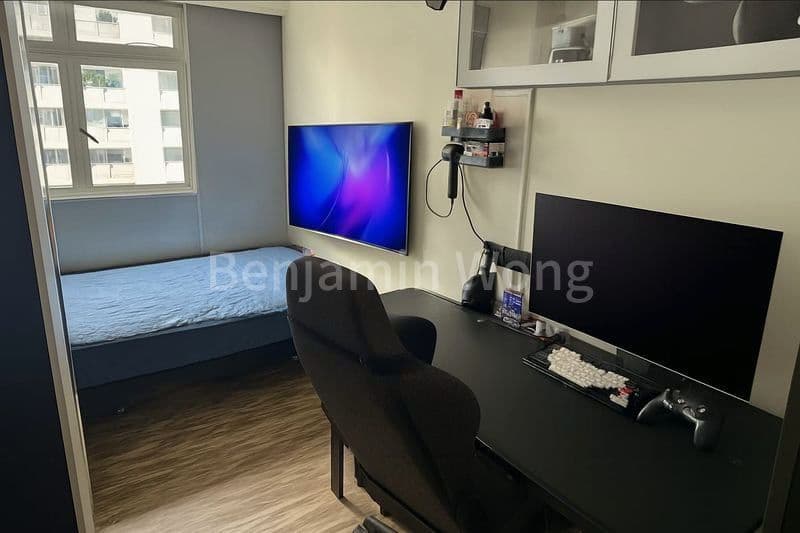 Single Room near Canberra MRT, photo 1