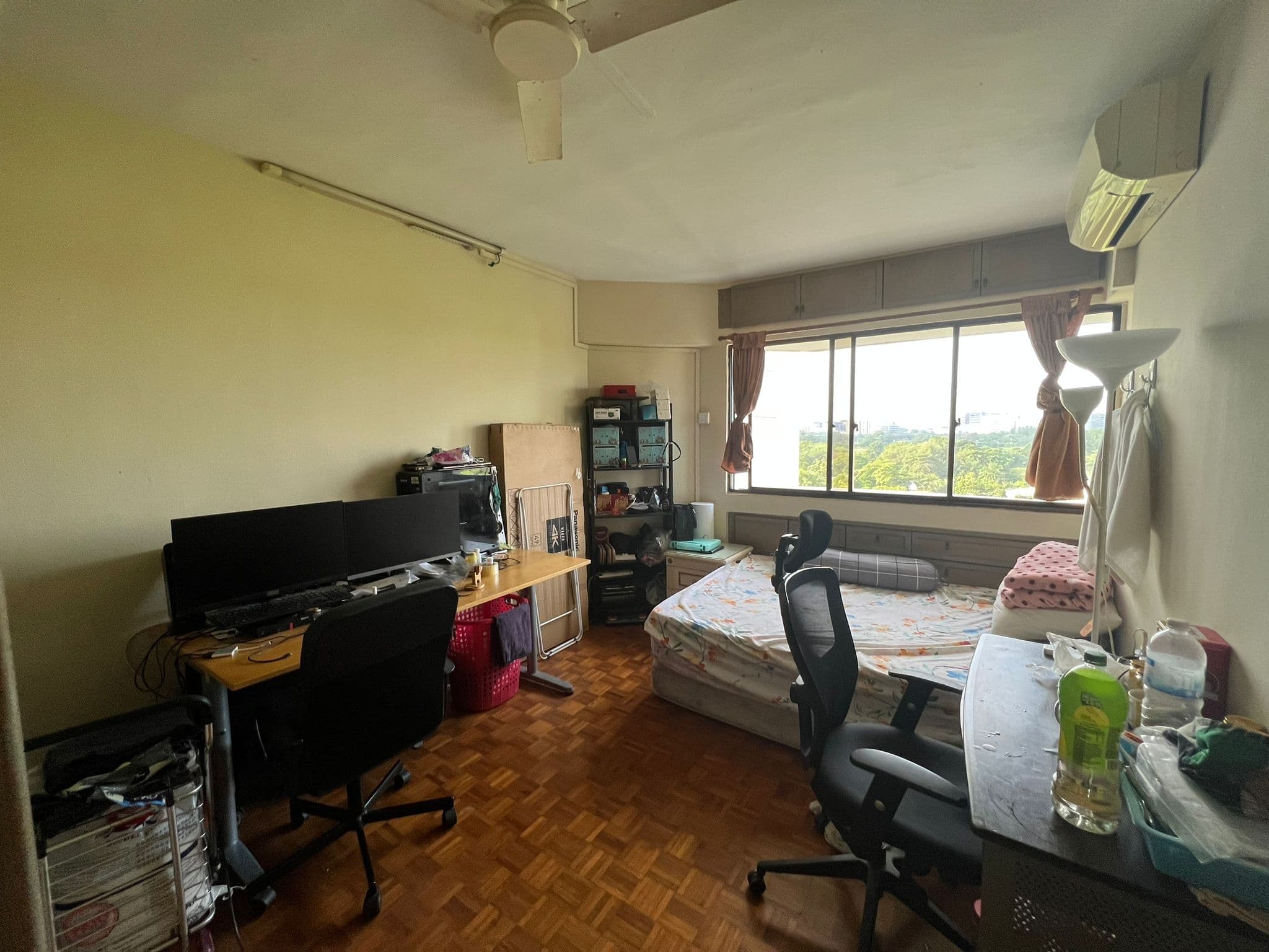 Common Room near Jurong East MRT, photo 1