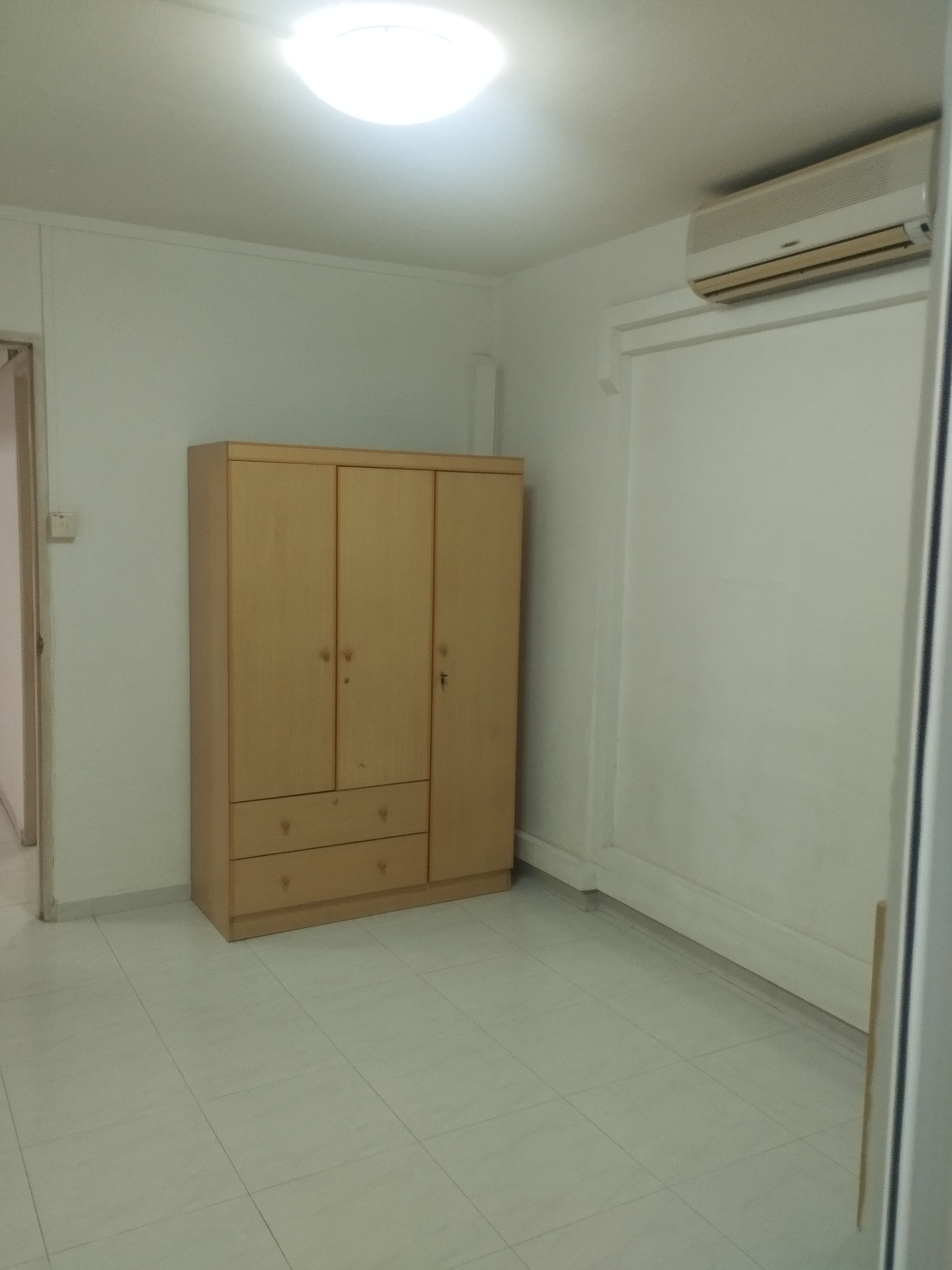 Master Room near Ang Mo Kio MRT, photo 1
