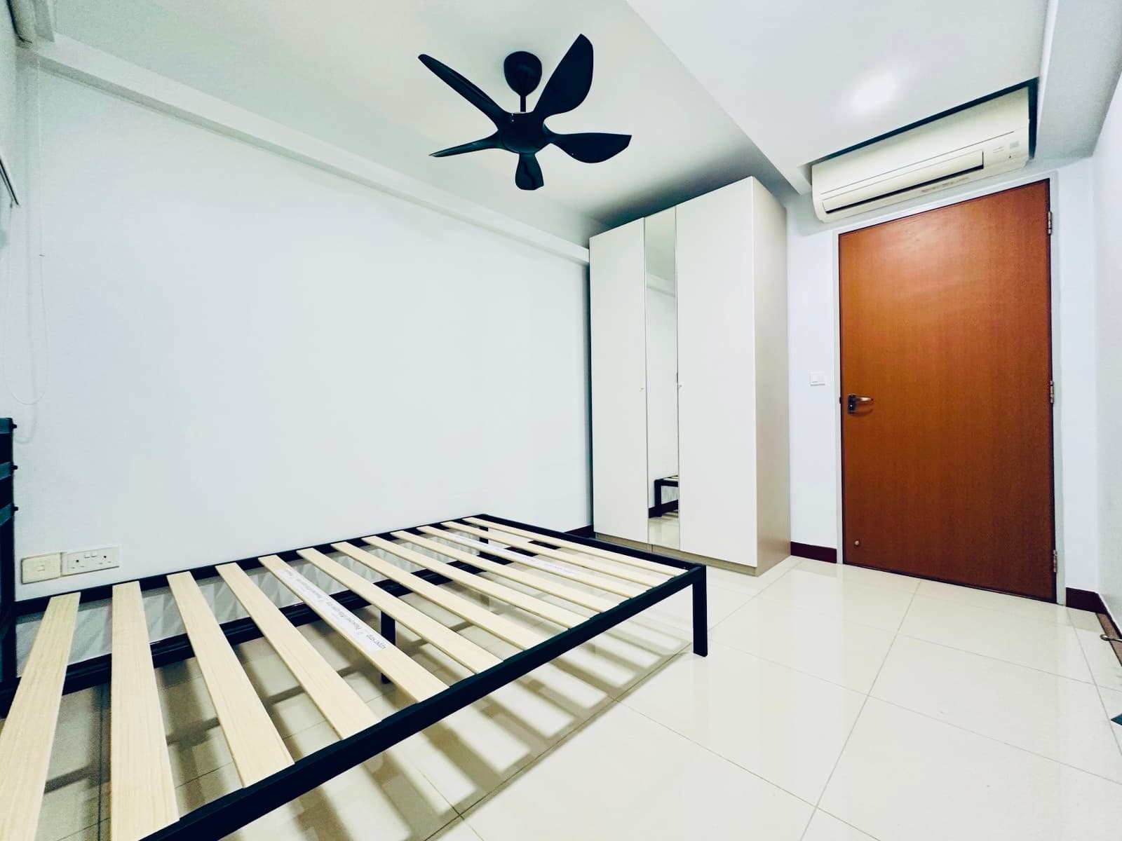 Common Room near Woodlands MRT, photo 1