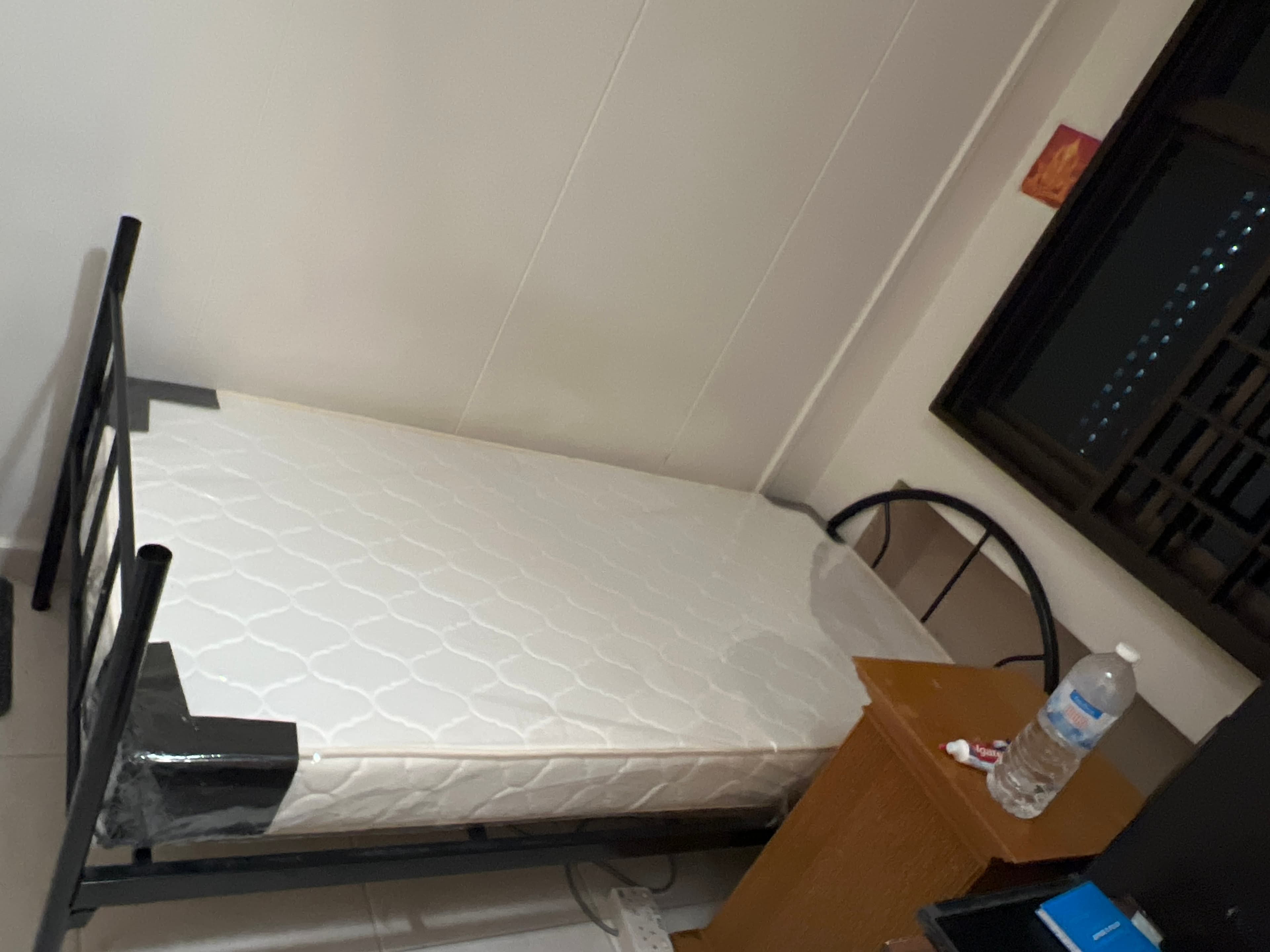 Common Room near Jurong East MRT, photo 1