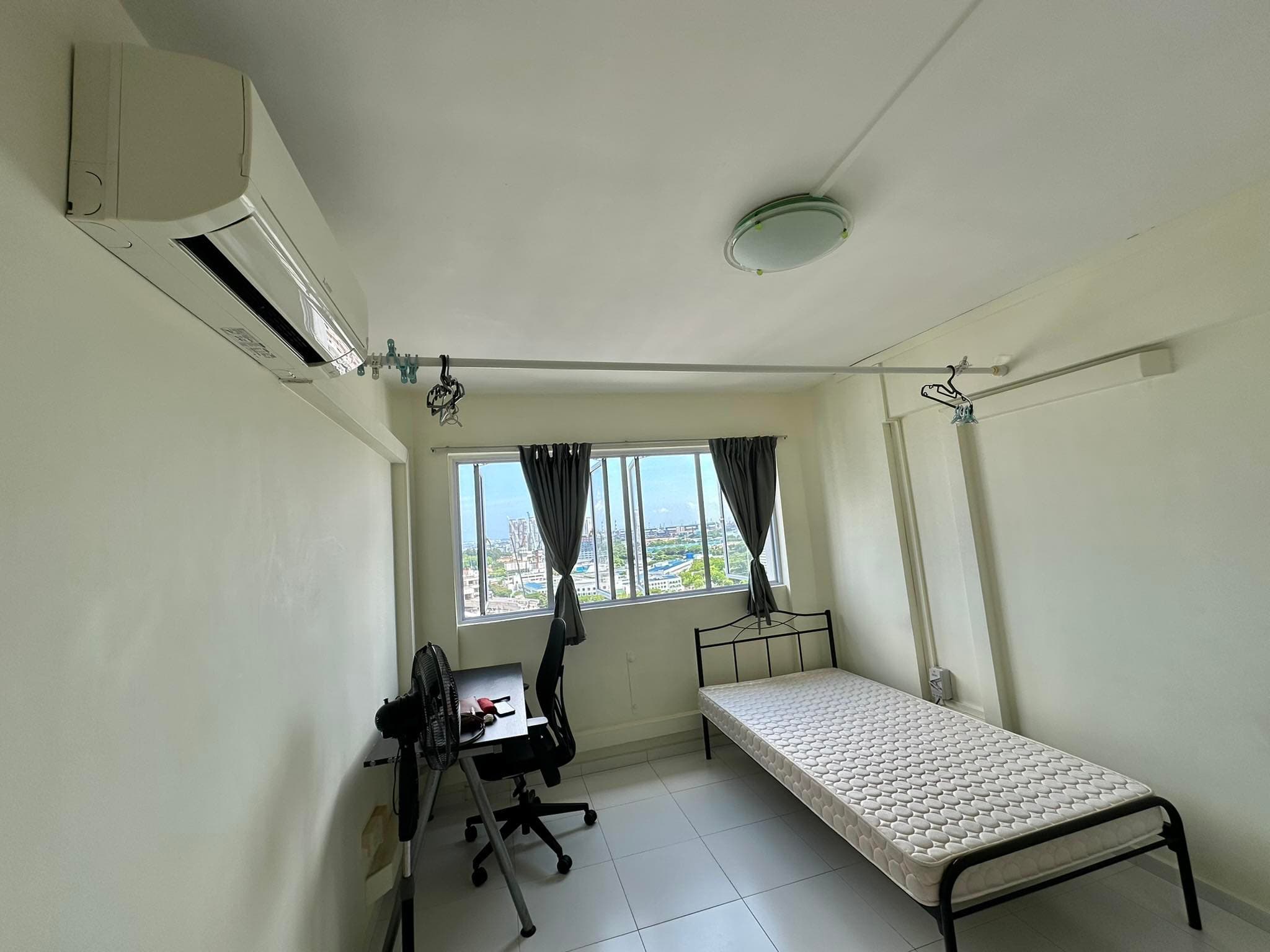 Common Room near Jurong East MRT, photo 1